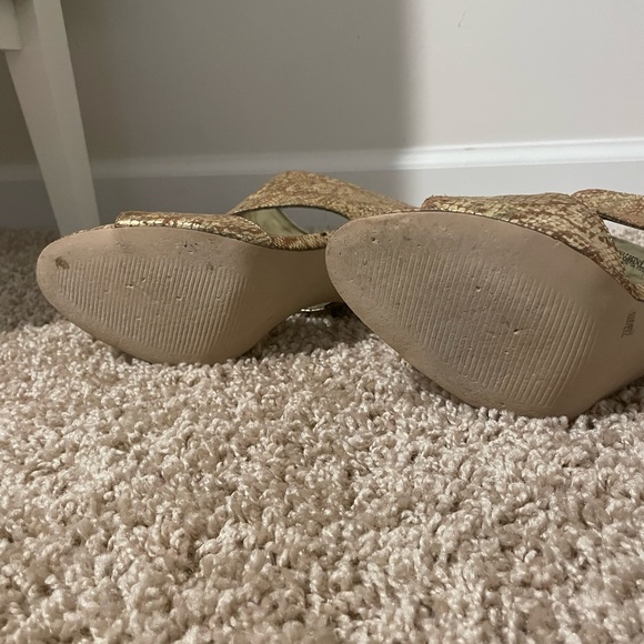 Soul Society Gold Metallic Snake Skin Heels Size 7.5 - Picture 7 of 11